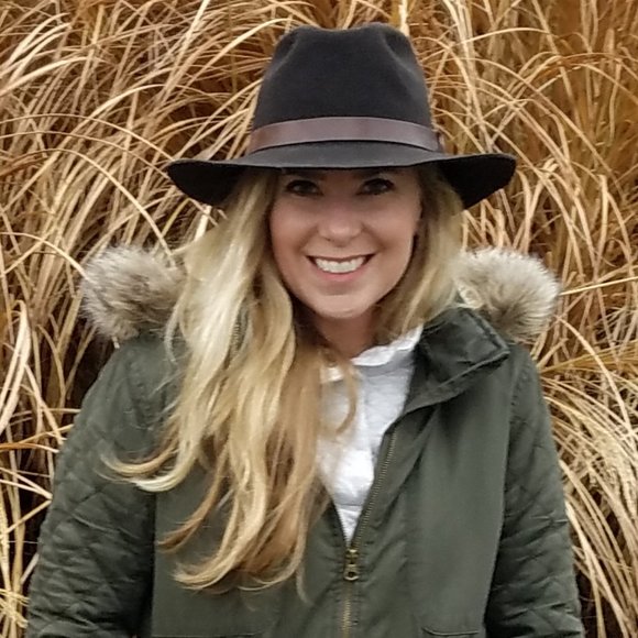 Meet your Posher, Bridgette - Picture 3 of 3